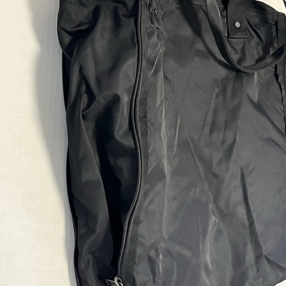 Lululemon Expandable Tote Black Bag - Picture 11 of 16